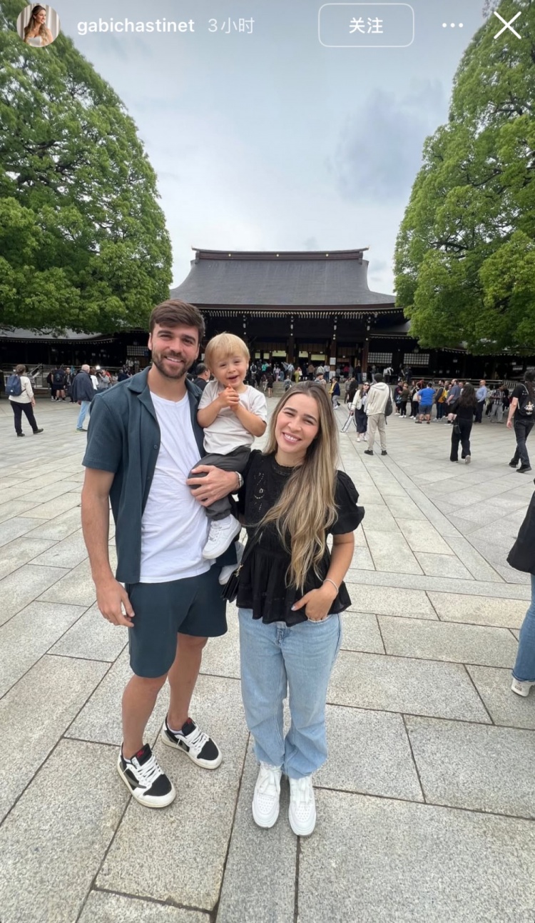 澤卡妻子更新社媒，曬出休賽期一家人在日本明治神宮游覽照