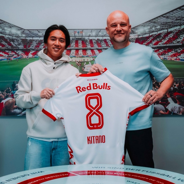 官方：薩爾茨堡簽下20歲日本前鋒北野颯太，合同期限為4年