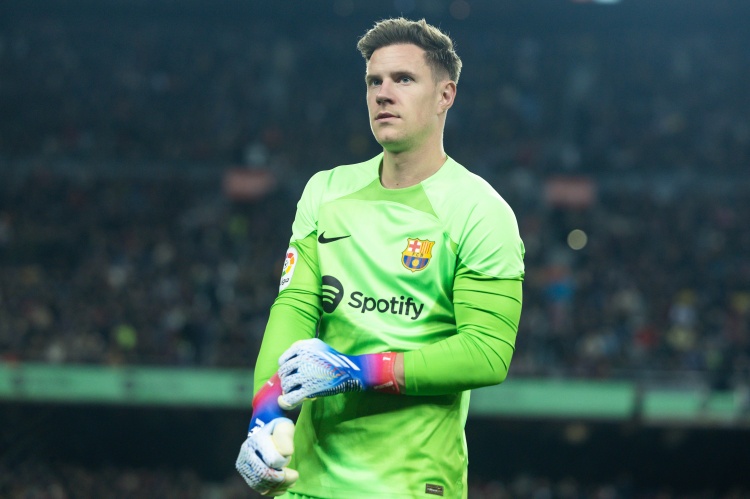 每體：如果特獅堅(jiān)持不離隊(duì)，巴薩將不得不承擔(dān)他未來三年的工資