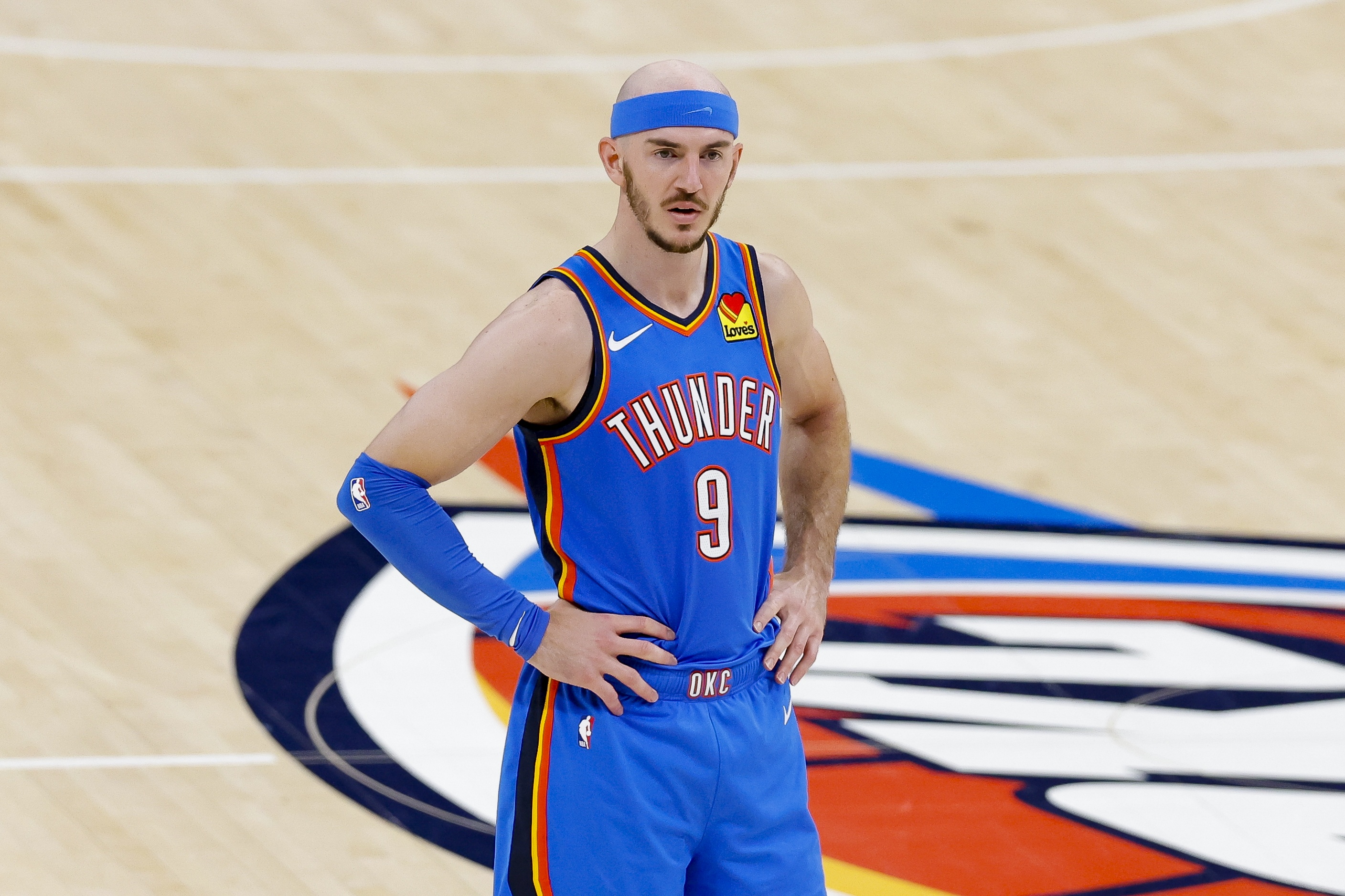 魔術(shù)師：我提醒過湖人不能同時失去KCP和卡魯索 但他們給塔克合同