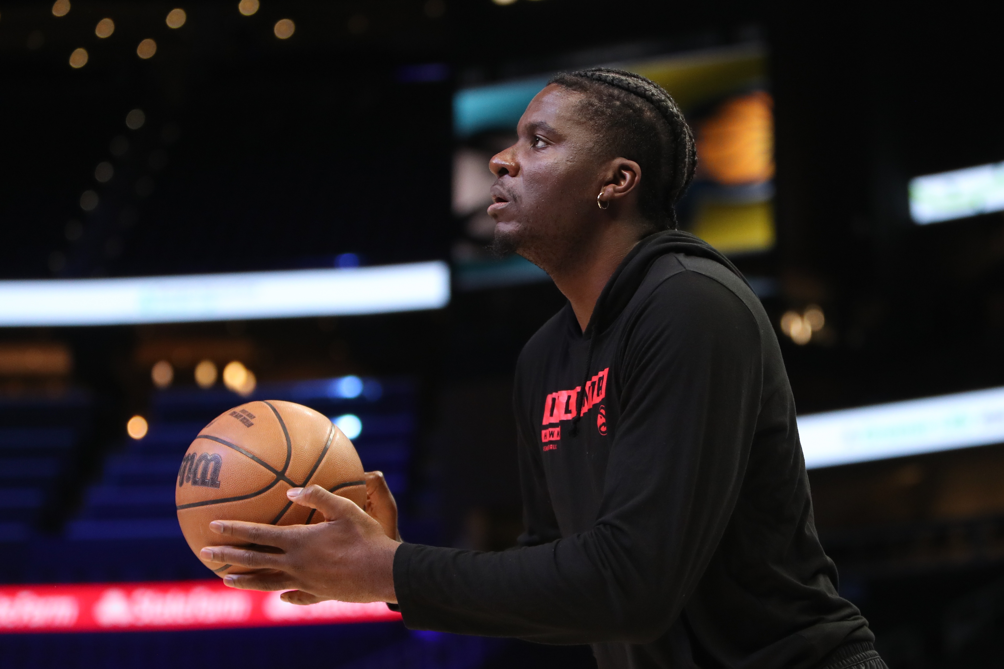 湖記：卡佩拉是湖人最有可能得到的中鋒 他離隊幾乎已是必然