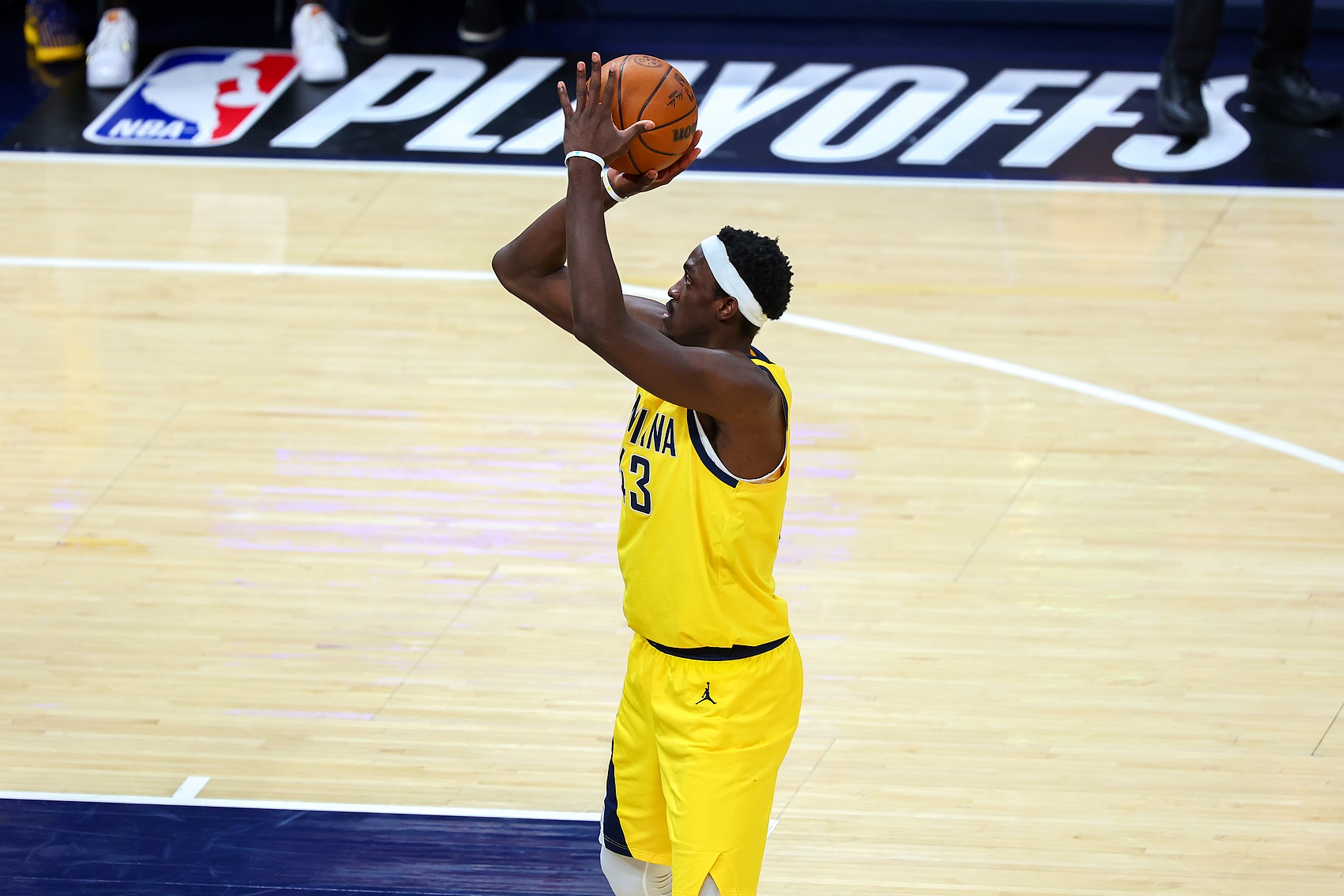 末節(jié)僅1次出手！西亞卡姆15中6拿到20分8板5助5斷1帽 罰球8中6