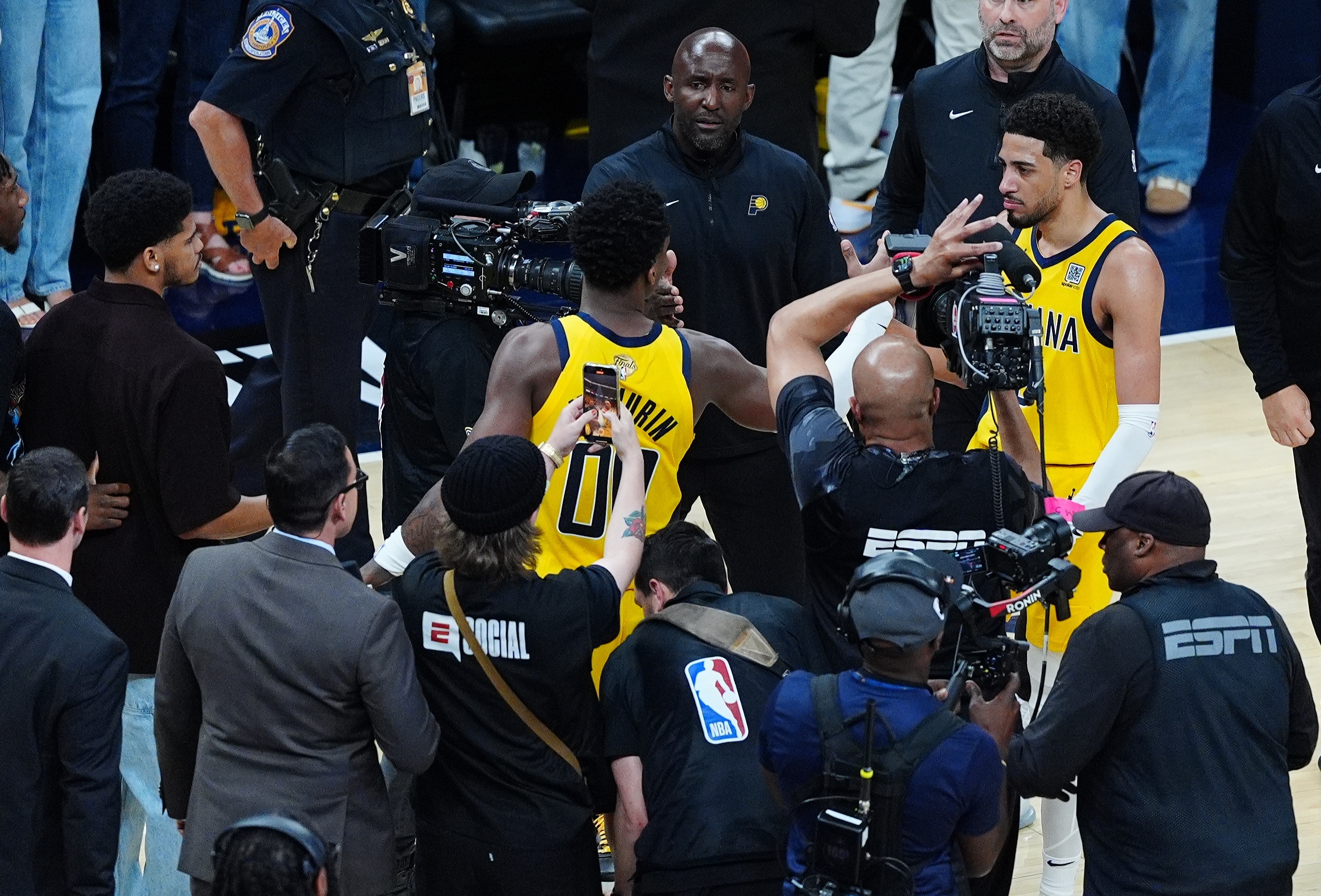 今天可惜了！本賽季季后賽步行者領(lǐng)先7+進(jìn)入末節(jié)時(shí) 戰(zhàn)績?yōu)?勝2負(fù)