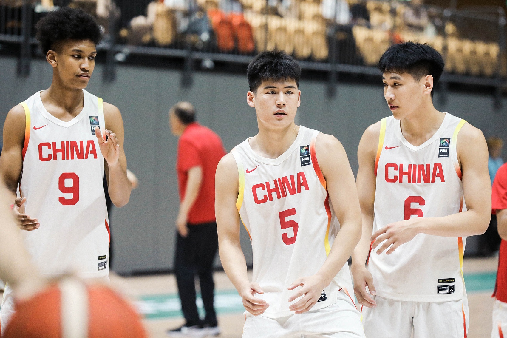 彈無虛發(fā)！陳家政4投4中拿到13分3板 三分3中3