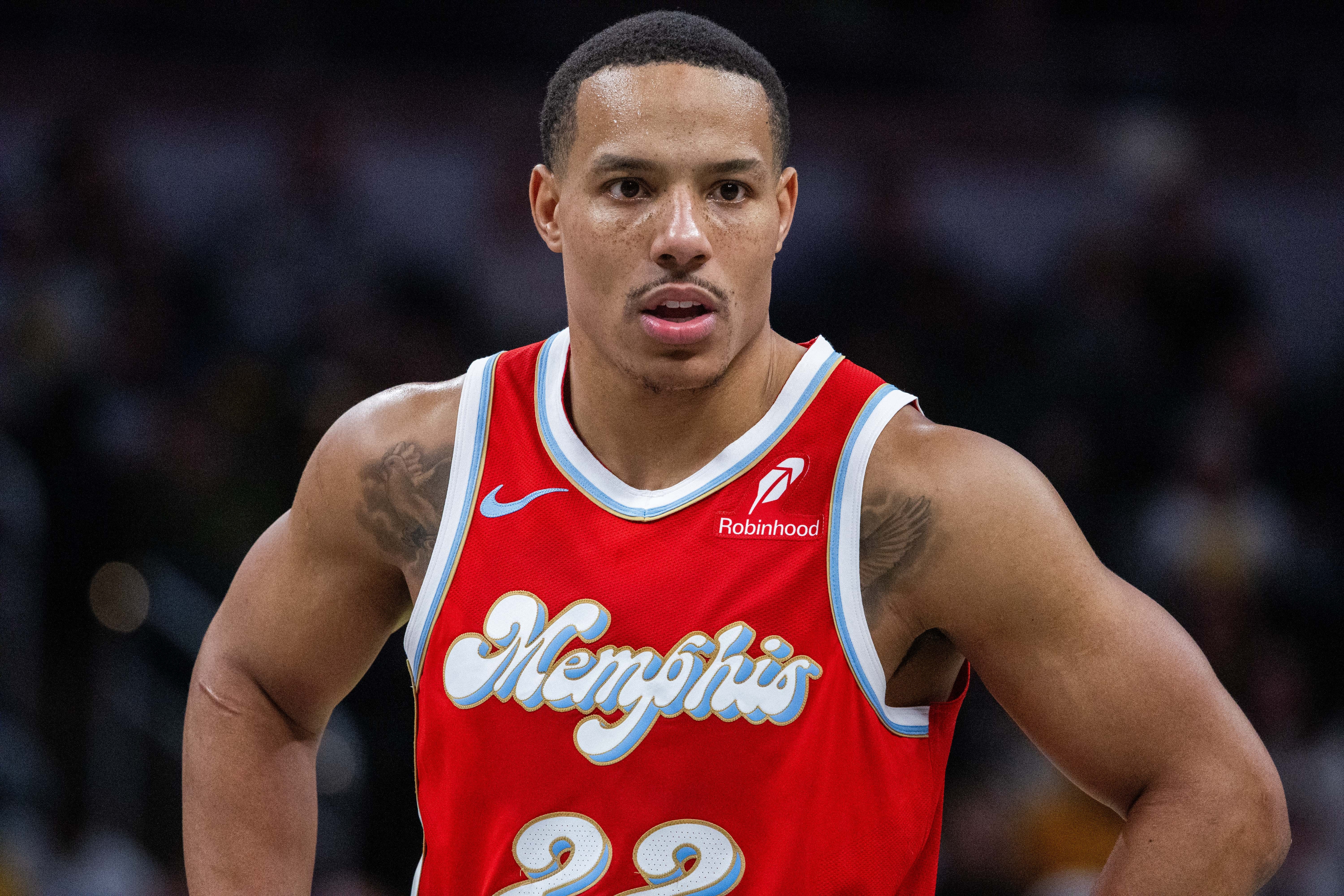 貝恩2023年曾5年2.07億頂薪提前續(xù)約 本季場均19.2分6.1板5.3助