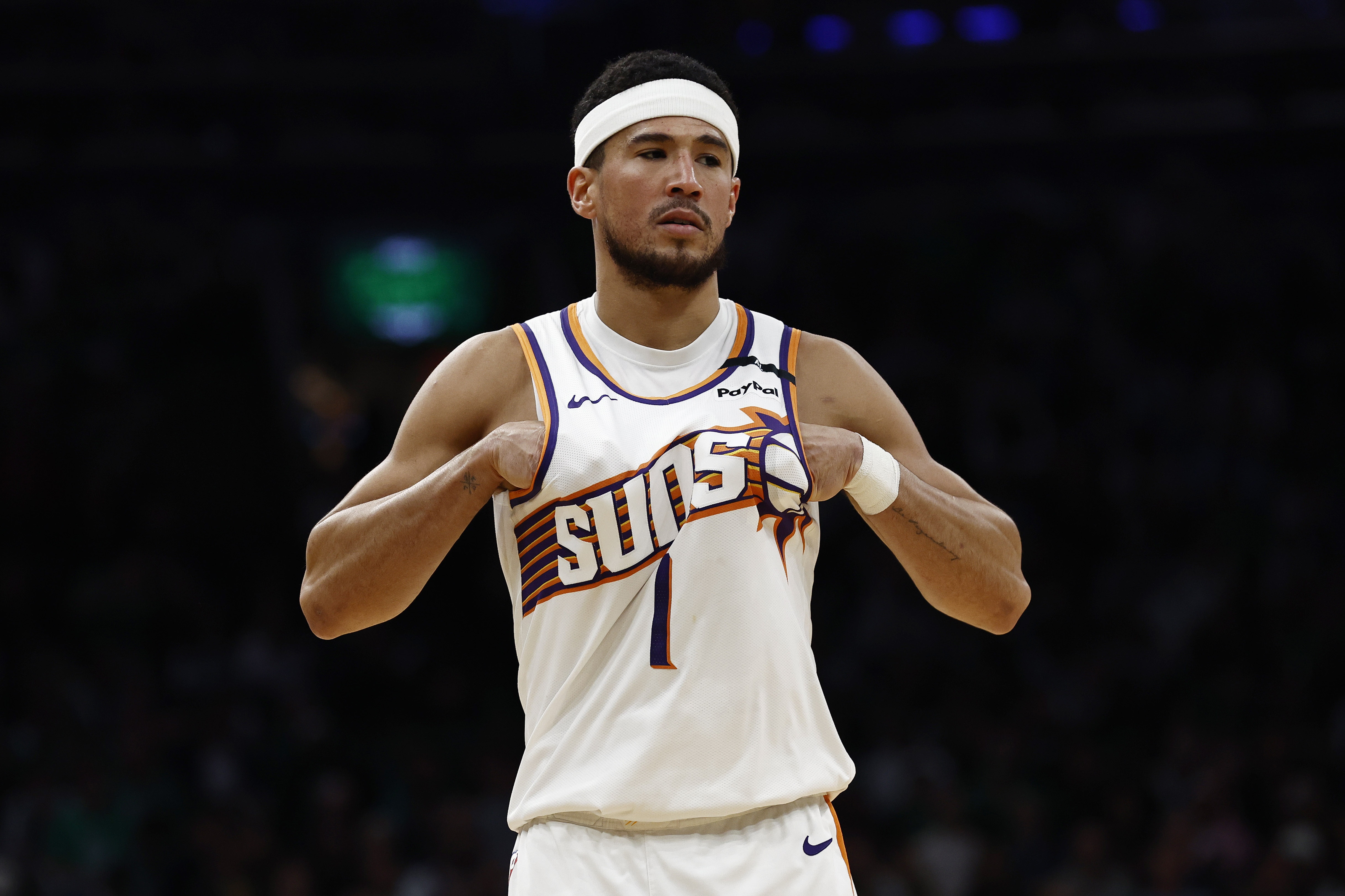 年薪4920萬美元！布克：直播比打NBA更賺錢 我也應該去直播??