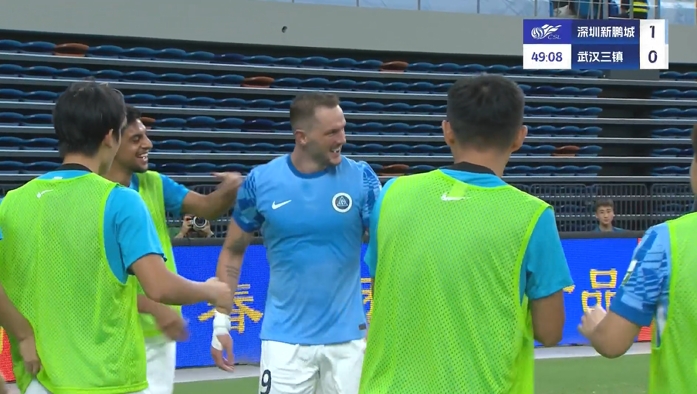新鵬城1-0領(lǐng)先三鎮(zhèn)！姜至鵬搶斷+過人+直塞一氣呵成，列昂索破門