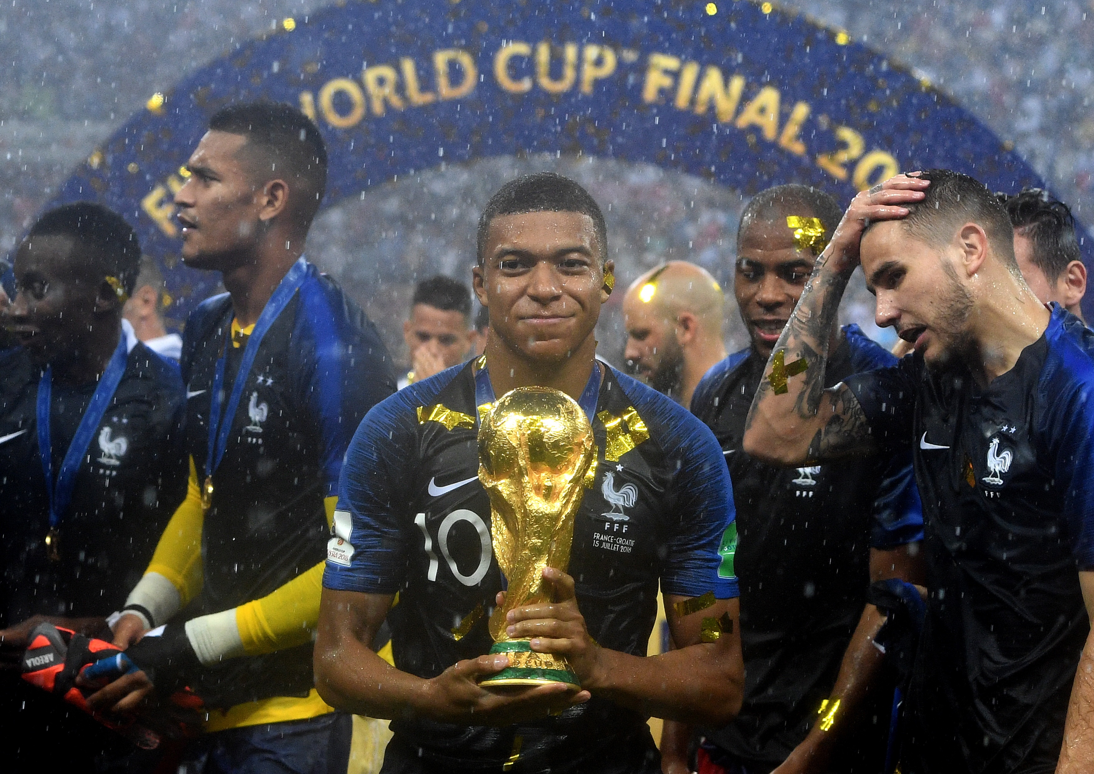 FIFA：登貝萊等巴黎三人、姆巴佩、恩佐有機會成為“雙世界冠軍”
