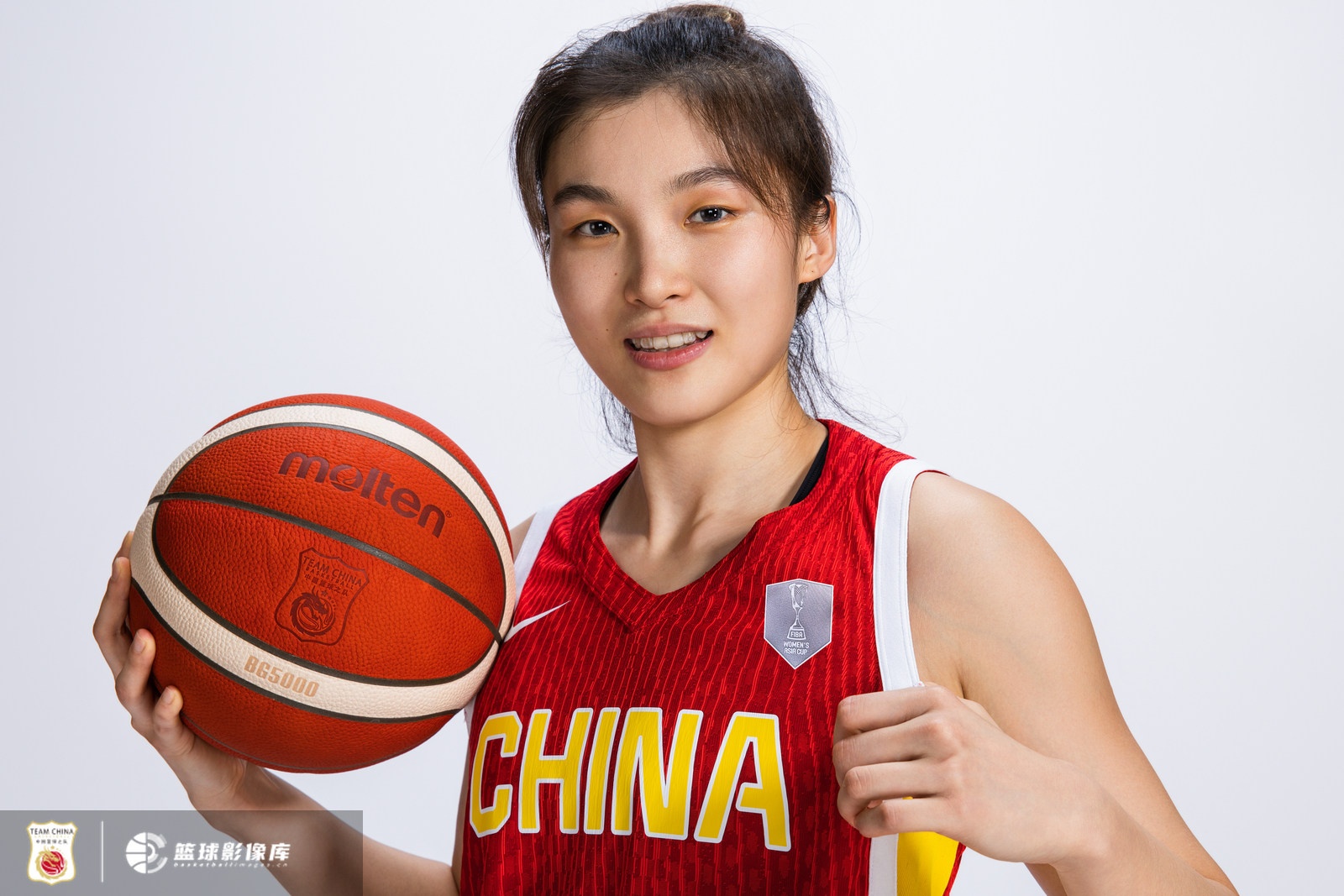 攻防壓制！楊舒予&翟若云飆進(jìn)三分 中國(guó)女籃9-0收官&首節(jié)領(lǐng)先15分