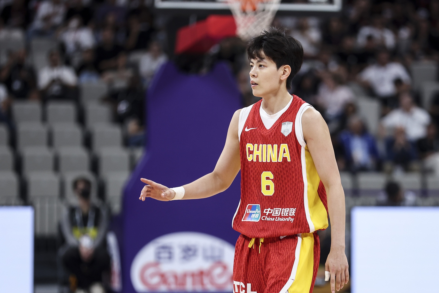 穩(wěn)住！中國(guó)女籃半場(chǎng)42-23新西蘭！楊舒予10+3+3 張子宇4分鐘6分