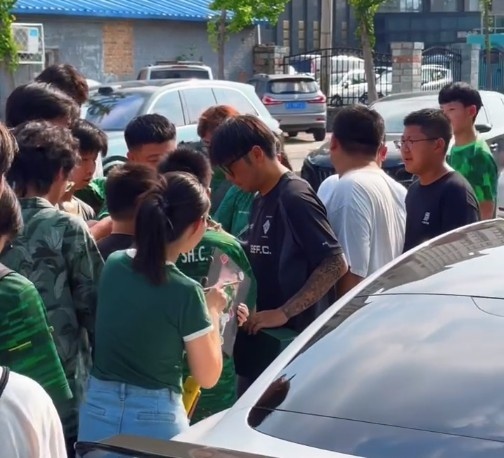 博主：國安表現(xiàn)重回正軌，今日訓(xùn)練張稀哲、張玉寧等球員受熱捧