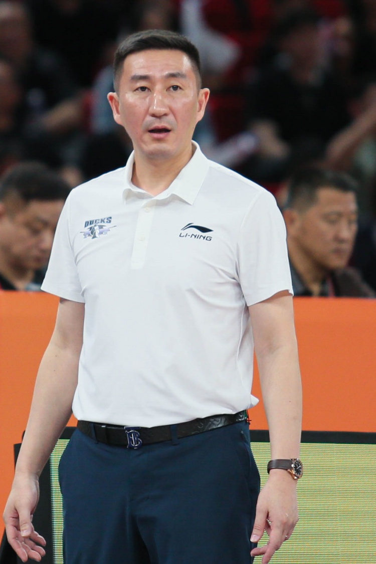 媒體人：北京男籃講究談判策略 全程都是按照CBA規(guī)則來(lái)運(yùn)作