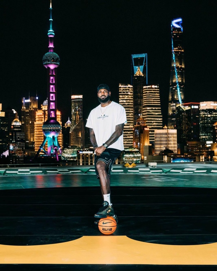 詹姆斯明日將出席中國(guó)男女籃國(guó)青隊(duì)訓(xùn)練 并與國(guó)家隊(duì)成員分享經(jīng)驗(yàn)