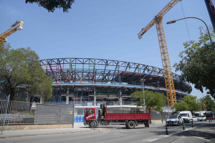 世體：巴薩很難在對瓦倫時回歸諾坎普，可能推遲至對赫塔費時回歸