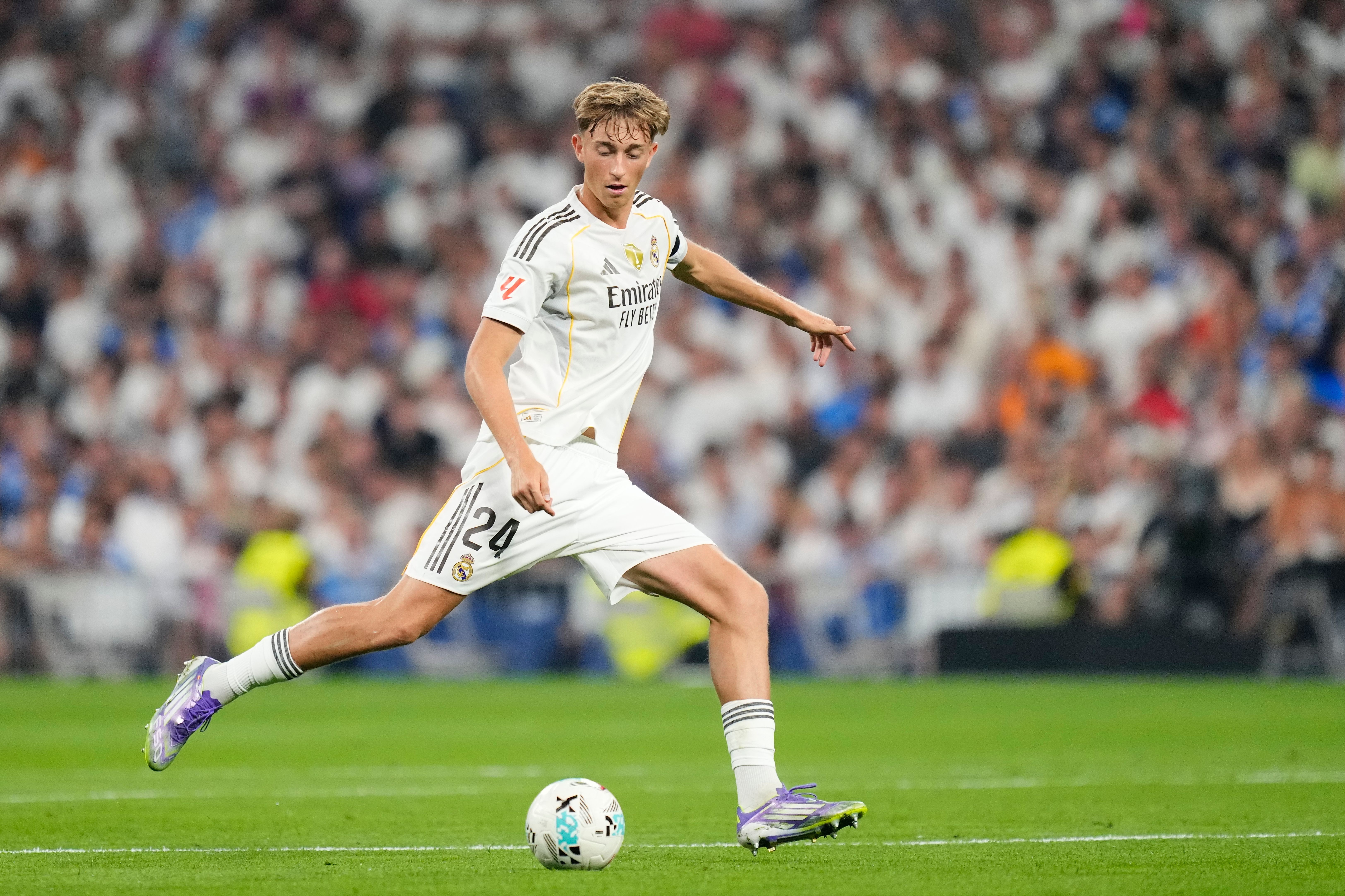 記者：皇馬進(jìn)行本周首次訓(xùn)練，預(yù)計赫伊森&居勒爾等人明日加入