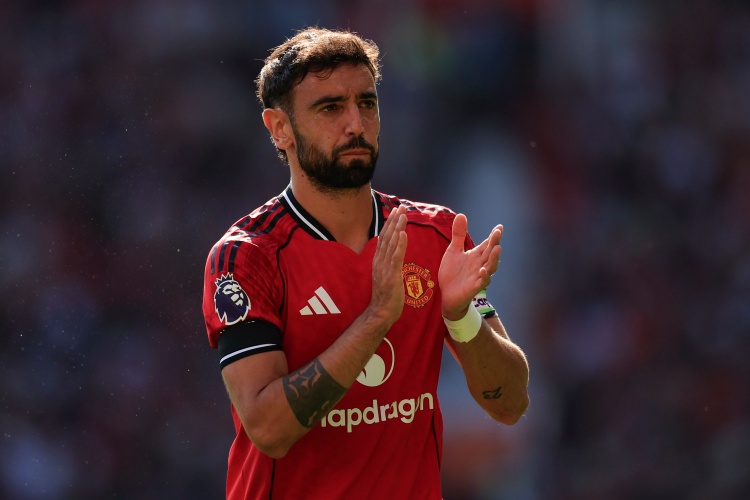 B費(fèi)加盟曼聯(lián)以來(lái)創(chuàng)造機(jī)會(huì)英超最多，進(jìn)球、射正英超中場(chǎng)最多