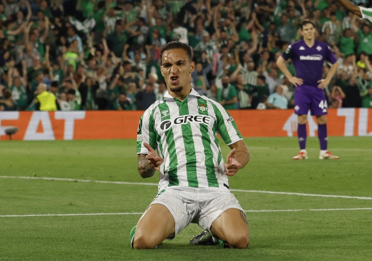 支持一波？西媒：安東尼將在貝蒂斯推出個(gè)人服裝品牌ILUMINADO