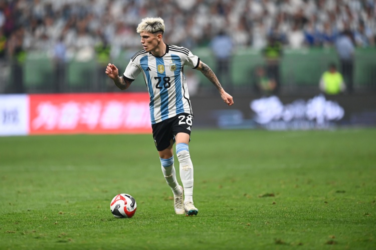 記者：斯卡洛尼告知加納喬在競爭中落后，但仍有去世界杯的機會