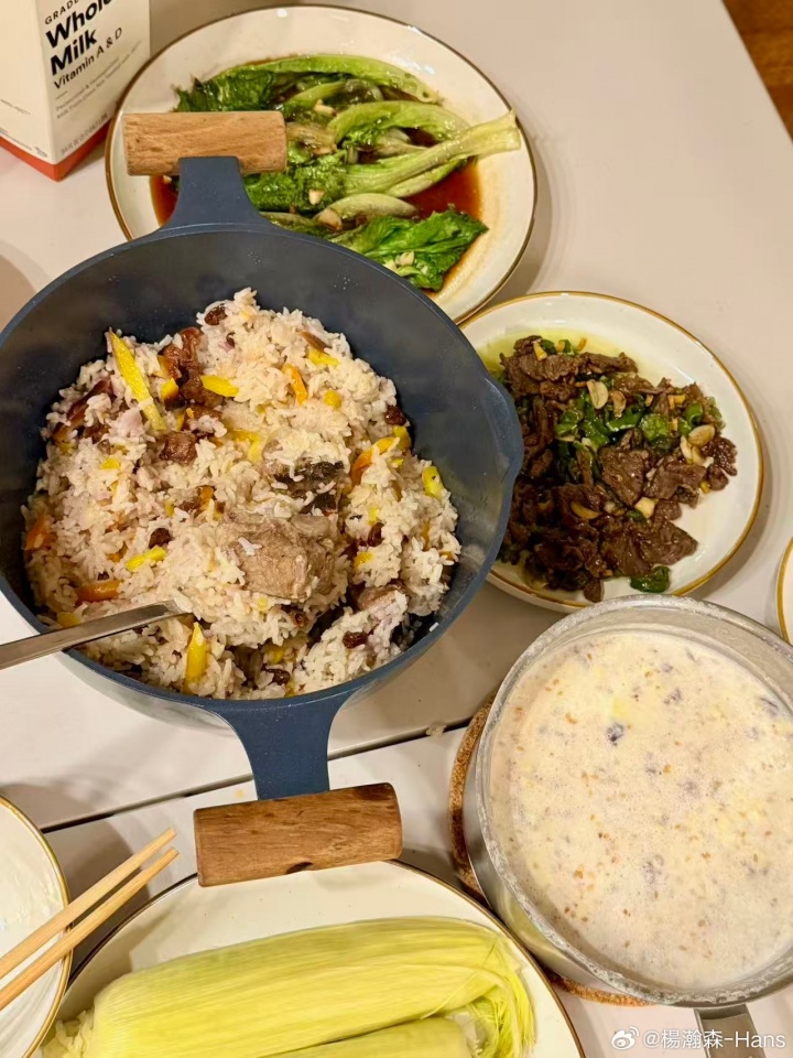 自己動(dòng)手豐衣足食！楊瀚森曬中國(guó)菜配文：??家的味道