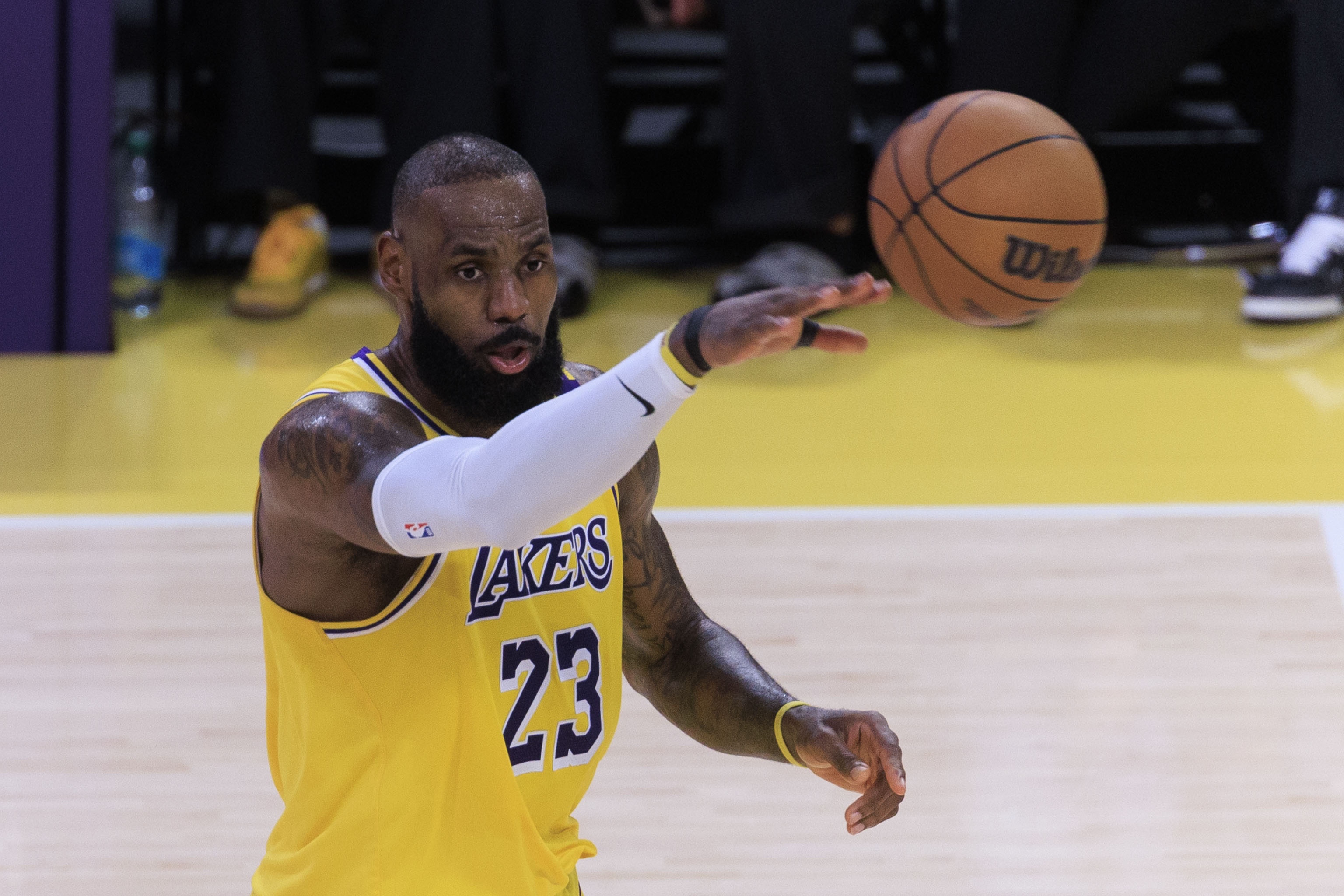ESPN預測詹姆斯26-27賽季在哪支隊：湖人7票 退役5票 重返騎士4票