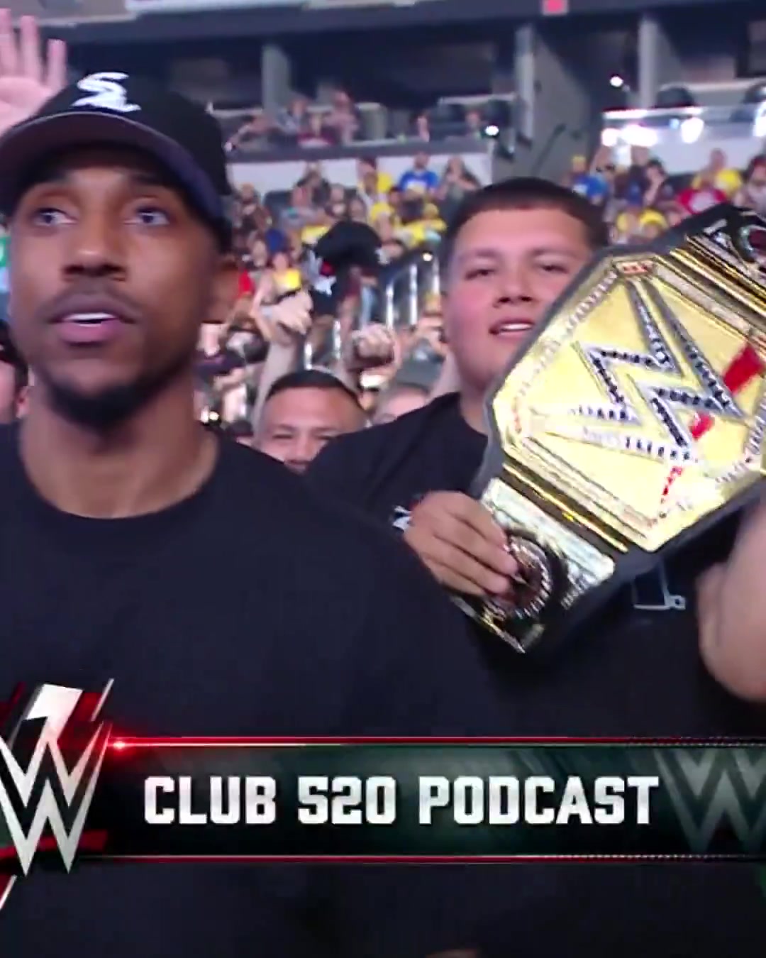 忠實(shí)摔迷！哈利伯頓和蒂格現(xiàn)場觀戰(zhàn)WWE“摔角狂歡”賽事