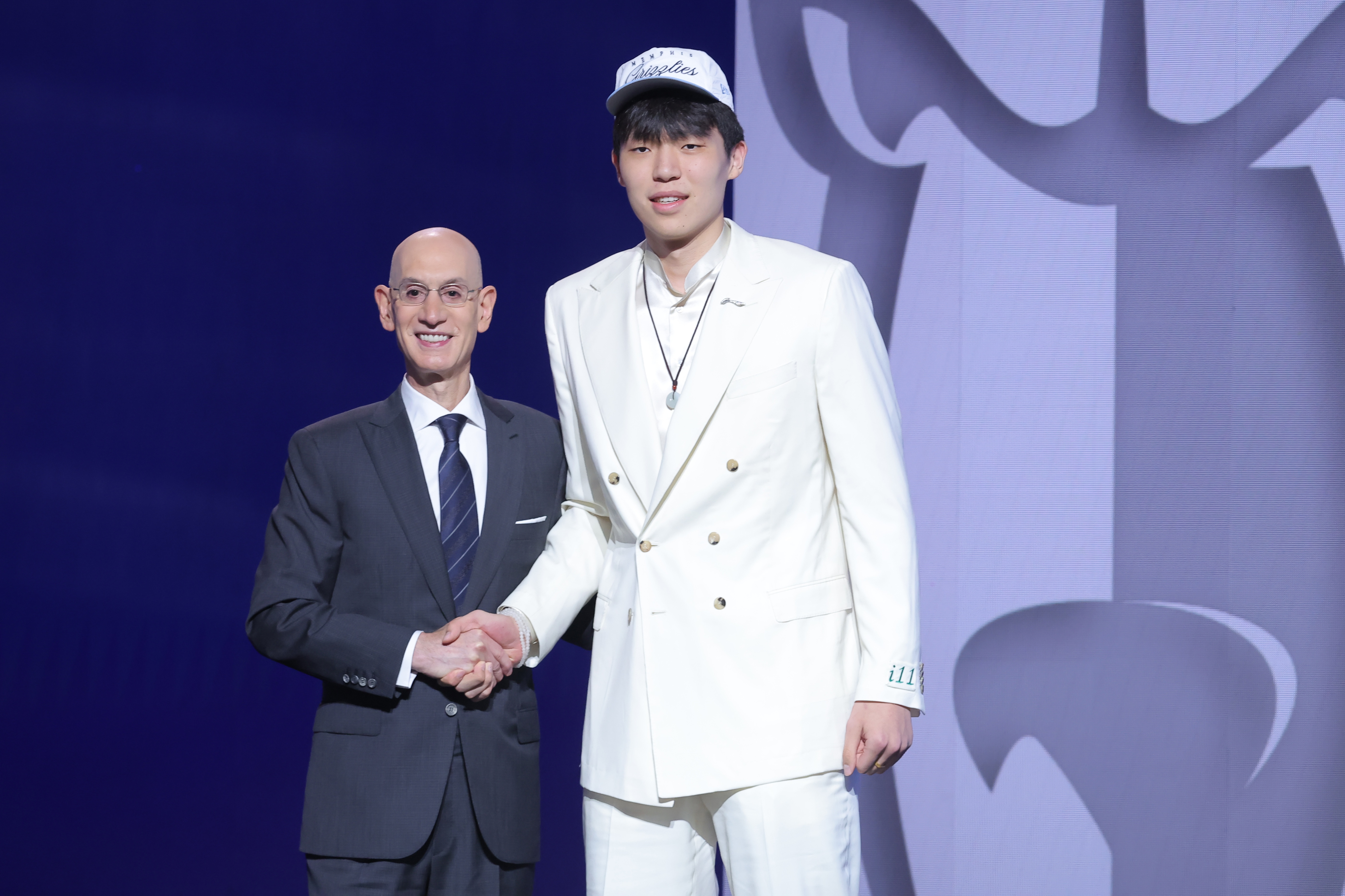 隊(duì)記調(diào)侃：楊瀚森選秀大會(huì)的炸雞是不是原本要等到19順位前吃完？