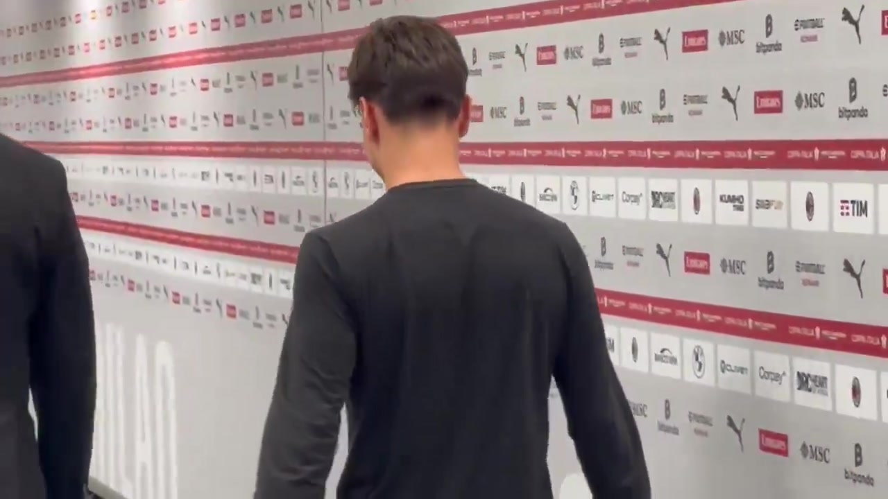 米蘭傷員亞沙里在圣西羅露面，回應(yīng)記者提問(wèn)：挺好的，好多了